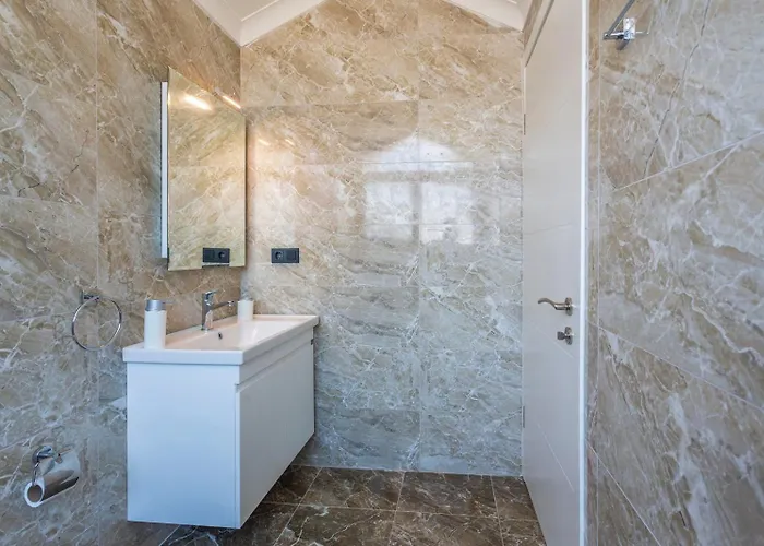 Villa Hisar Celebrity D *